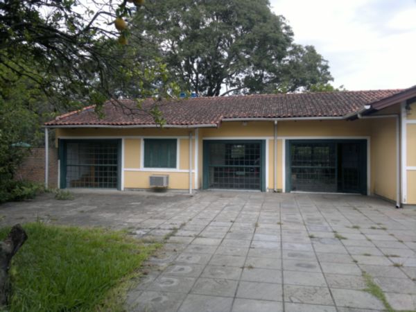 Casa com 260m², 3 dormitórios, 4 vagas no bairro Aberta Dos Morros em Porto Alegre para Comprar