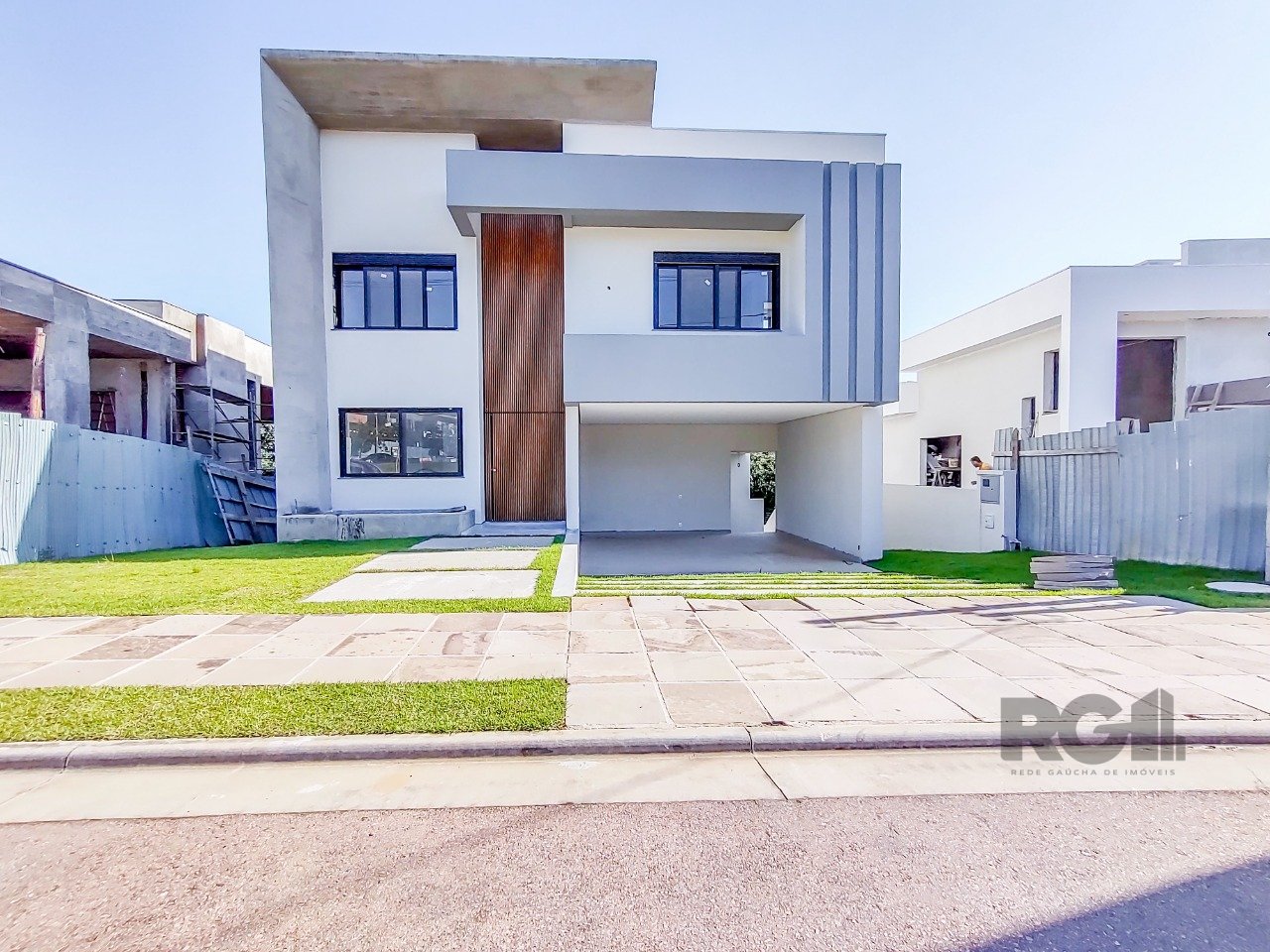 Casa Condominio com 348m², 3 dormitórios, 3 suítes, 2 vagas no bairro Alphaville em Porto Alegre para Comprar