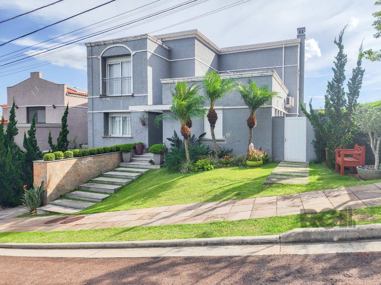 Casa Condominio com 370m², 3 dormitórios, 3 suítes, 2 vagas no bairro Alphaville em Porto Alegre para Comprar
